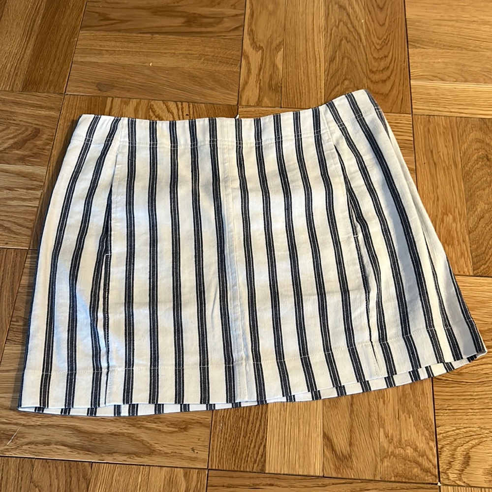 Theory short skirt
